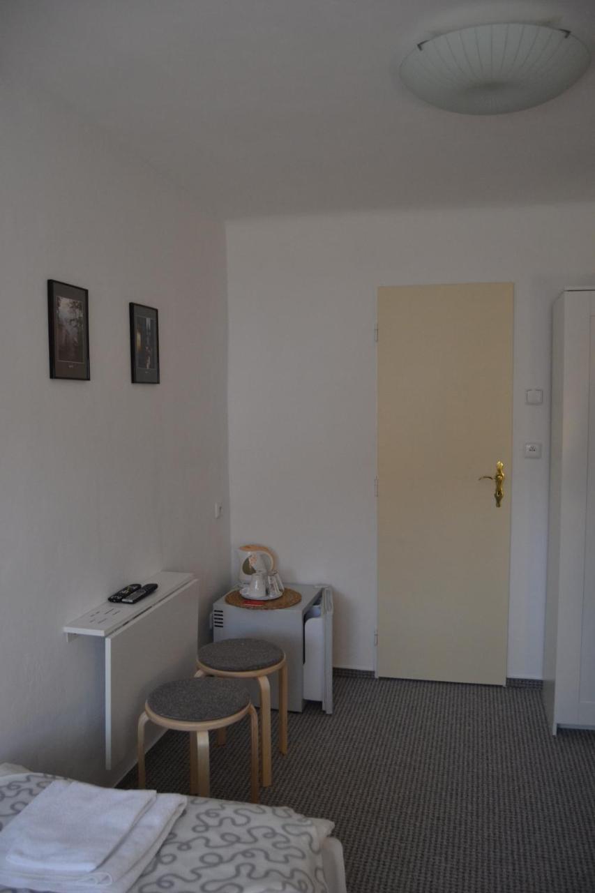Pension Nika Prag Dış mekan fotoğraf